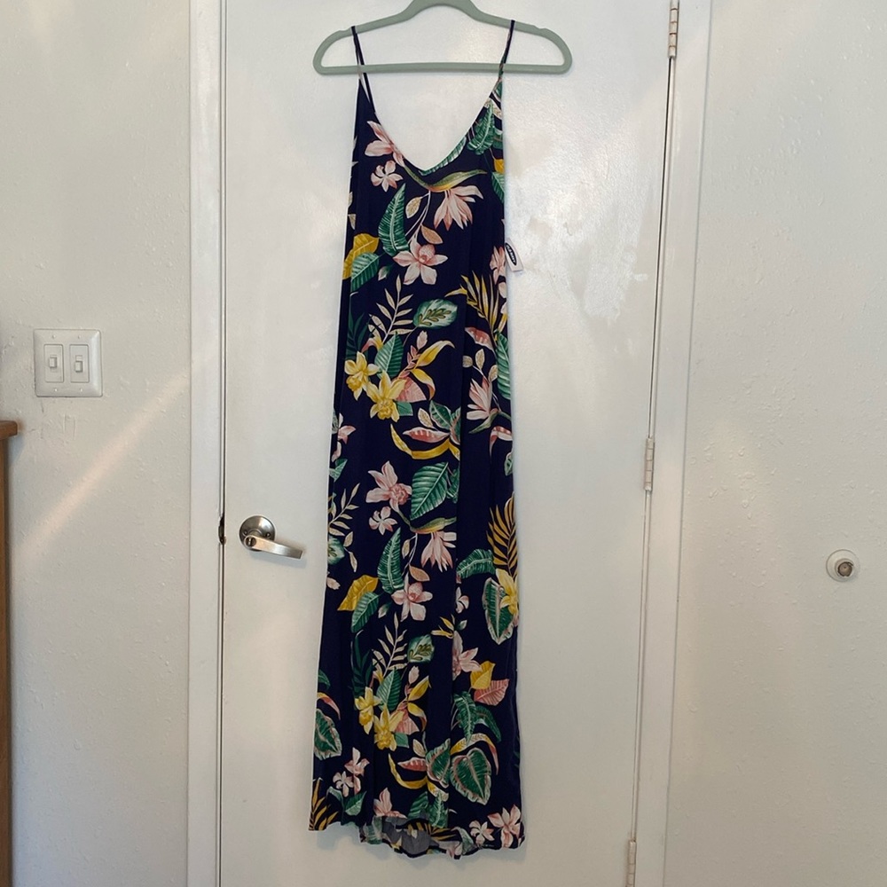 NWT MAXI DRESS 👗